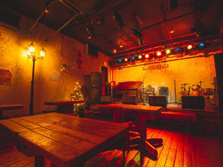 素敵な音楽と温かい空間。アコースティックライブハウスであなたの音楽経験を発揮しませんか??